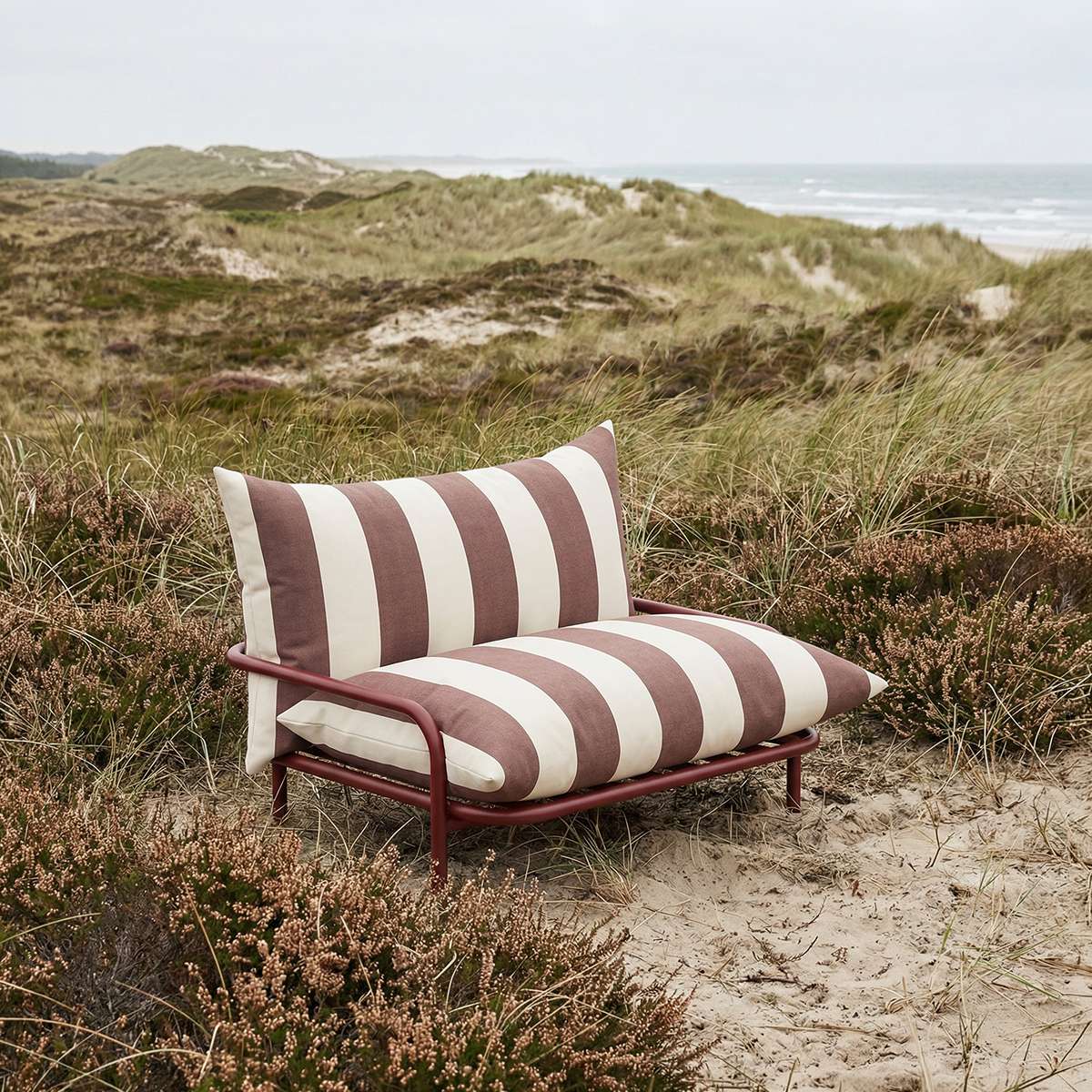 Mollis Lounge Chair